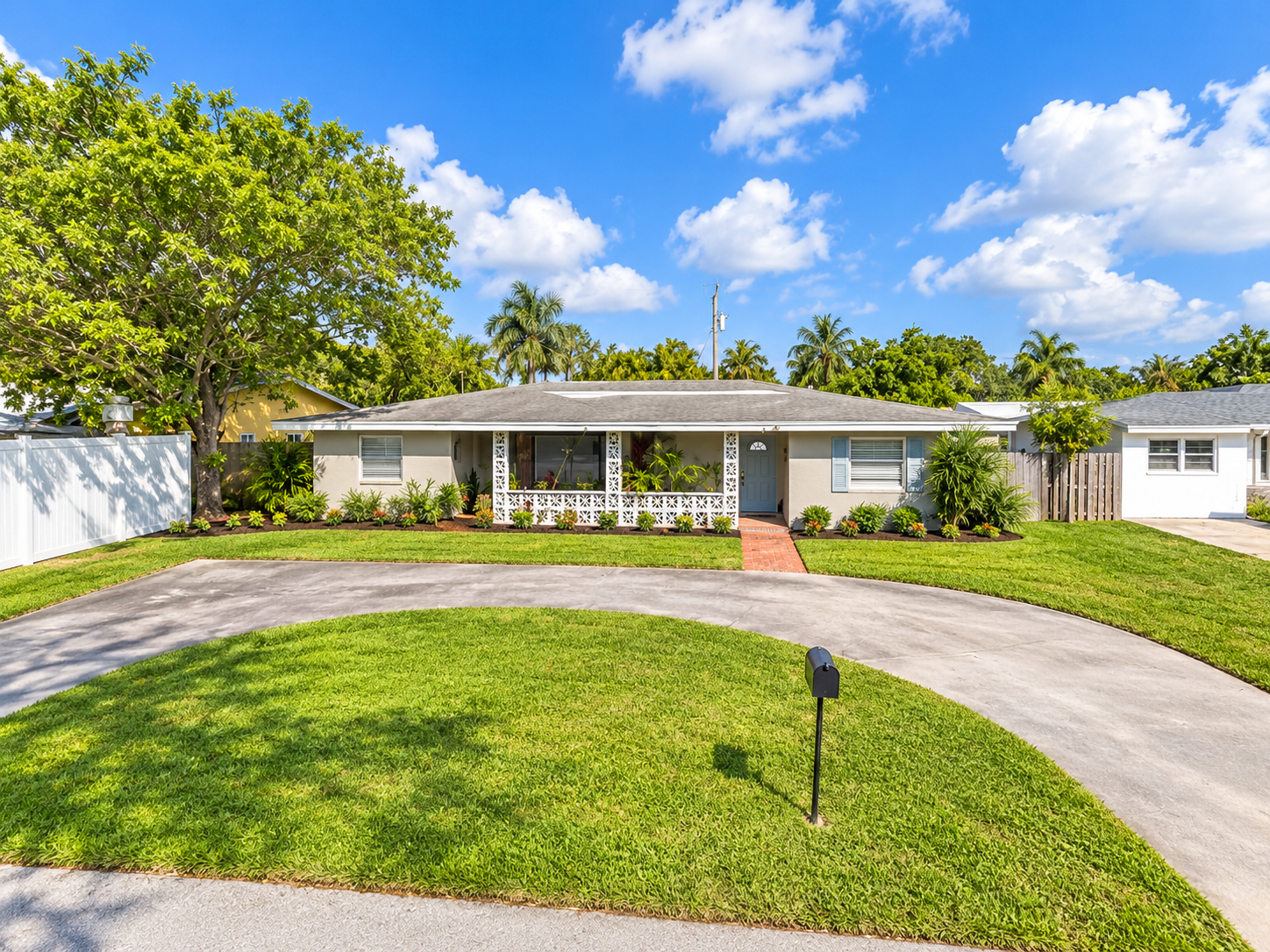 2 bedroom 2.5 bath plus den rental in Fort Lauderdale